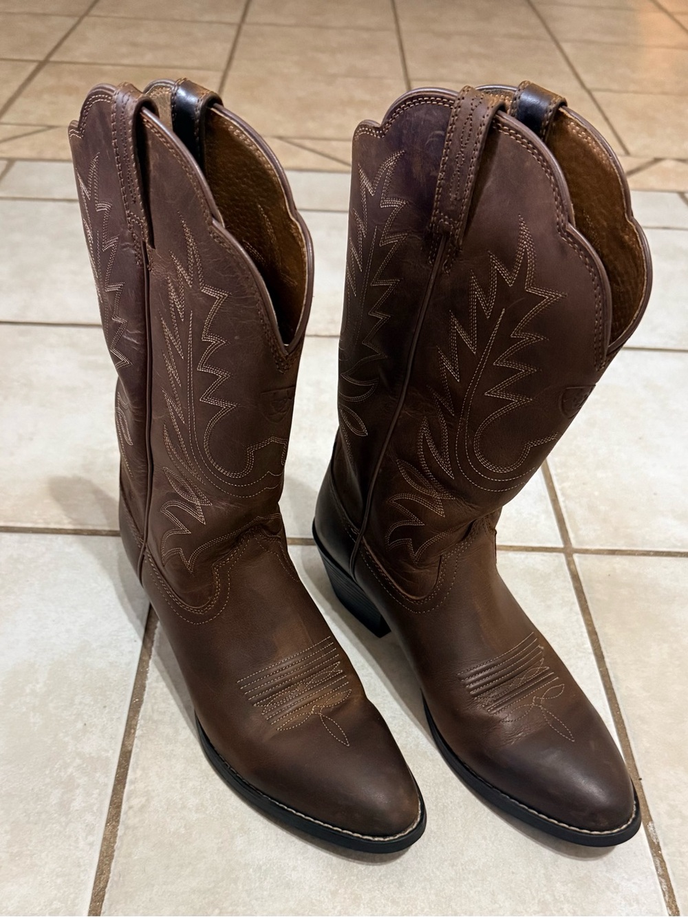 Ariat Women's Brown Heritage Western Round Toe Leather Heeled  Distressed Boots - Picture 8 of 15